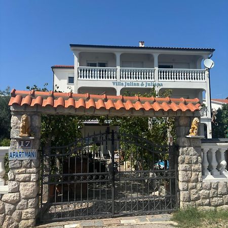 Villa Julian & Juliana Krk Town Exteriör bild