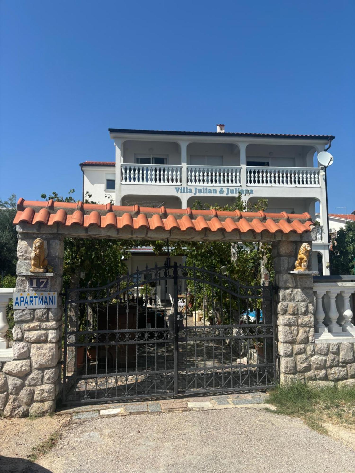 Villa Julian & Juliana Krk Town Exteriör bild