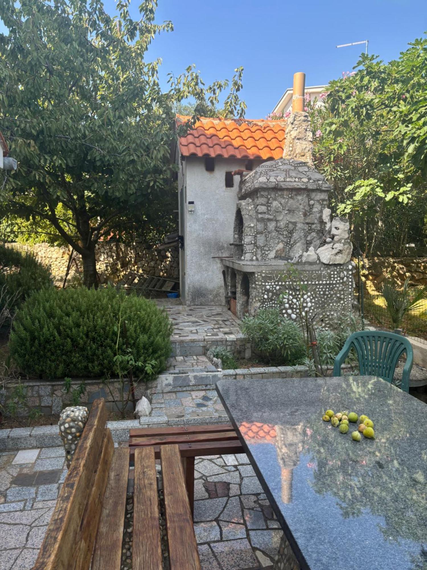 Villa Julian & Juliana Krk Town Exteriör bild