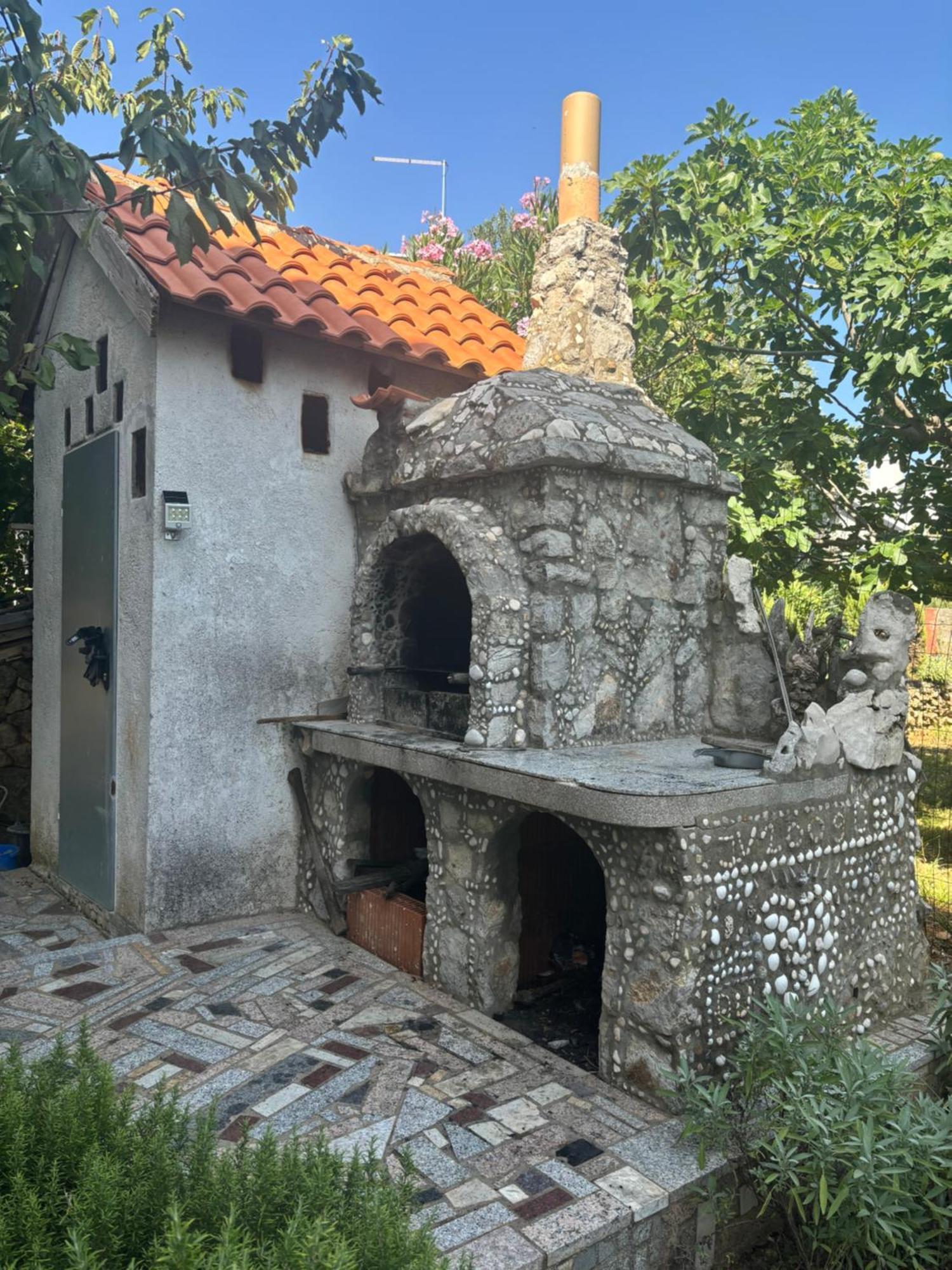 Villa Julian & Juliana Krk Town Exteriör bild